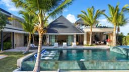 Cayuco 12: Luxury Villa w/ Pool, Jacuzzi, Mini Golf, Staff & Golf Cart