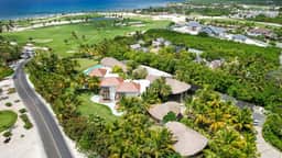 Golf Founders 28: Elegant oasis, lux suites, pool, staff & ocean view
