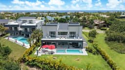 Las Palmas Estate: 3 luxury villas, pools, Jacuzzis, golf carts & staff - Image 4