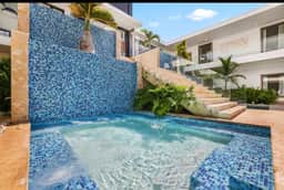 La Catalina 6 - 8 bedroom mansion with full staff - Image 2