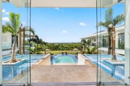 La Catalina 6 - 8 bedroom mansion with full staff - Image 4