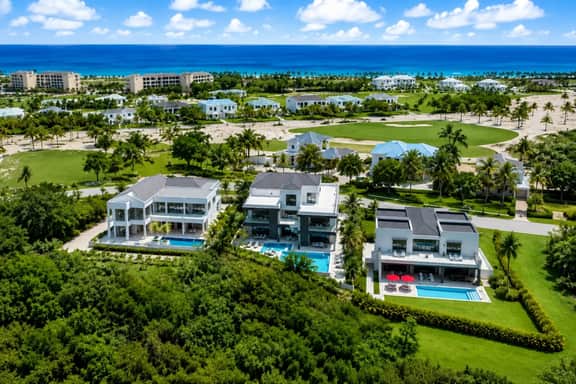 Las Palmas Estate: 3 luxury villas, pools, Jacuzzis, golf carts & staff - Image 2